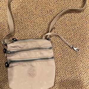 Kipling Tan Nylon Crossbody Bag Preowned, but never used!
